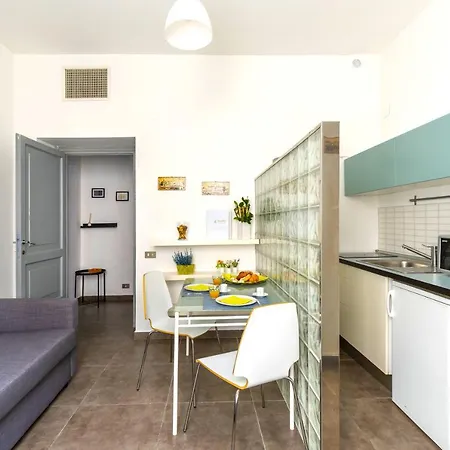 Hostly - Nicole Volturno- Full Center Apartman *