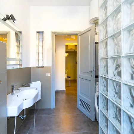 Hostly - Nicole Volturno- Full Center Apartment Rome