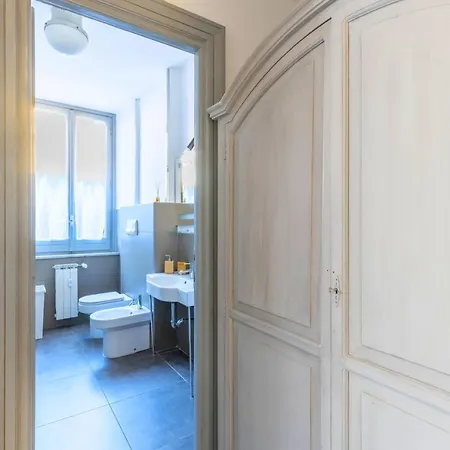 Hostly - Nicole Volturno- Full Center * Roma
